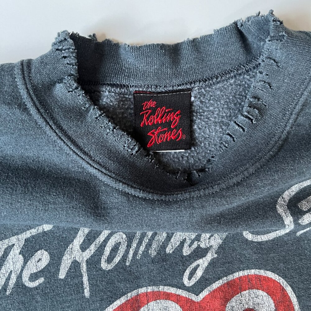 Rolling Stones Tongue Logo Distressed Collar Sleeve Bottom Grey Sweatshirt M - Picture 4 of 9